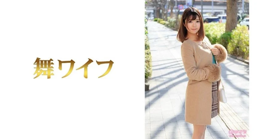 幸福老哥和两个00后的日常生活 三人舌吻左右一起舔屌 上位骑乘抽插打桩猛操 超近距离特写进进出出
